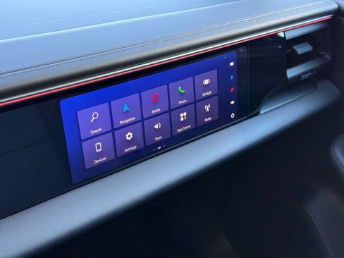 New 2025 Porsche Macan 4S Electric AWD/4WD image 25