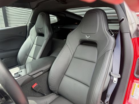 Used 2016 Chevrolet Corvette Z06 w/ 2LZ Preferred Equipment Group RWD image 11