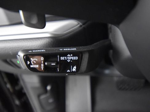 Used 2025 Porsche Cayenne AWD/4WD image 27