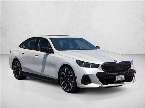 Used 2025 BMW i5 M60 w/ Premium Package AWD/4WD image 3