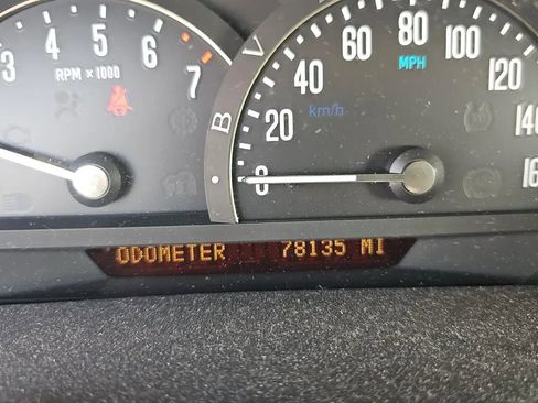 Used 2005 Cadillac XLR image 8