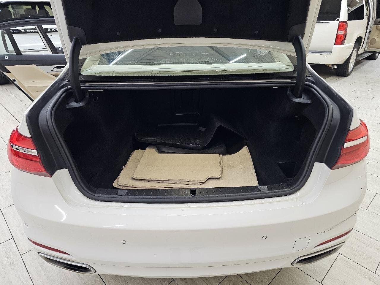 Used 2019 BMW 740i RWD image 13