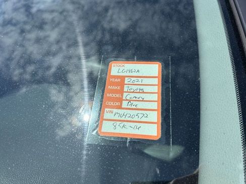 Used 2021 Toyota Camry SE FWD image 3