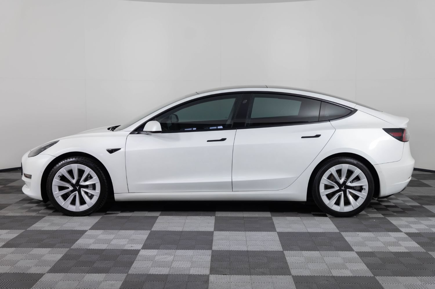Used 2021 Tesla Model 3 Long Range AWD/4WD image 3