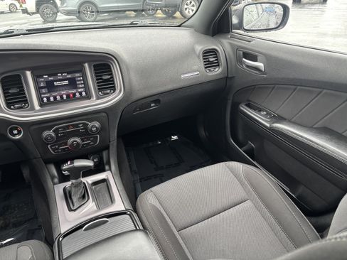 Used 2019 Dodge Charger SXT w/ Plus Group image 22