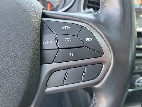 Used 2020 Jeep Cherokee Limited AWD/4WD image 22