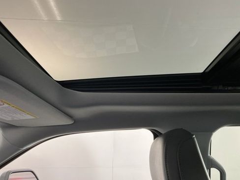 Used 2025 Ford F350 Lariat w/ Black Appearance Package image 23