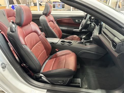 Used 2025 Ford Mustang Premium RWD image 30