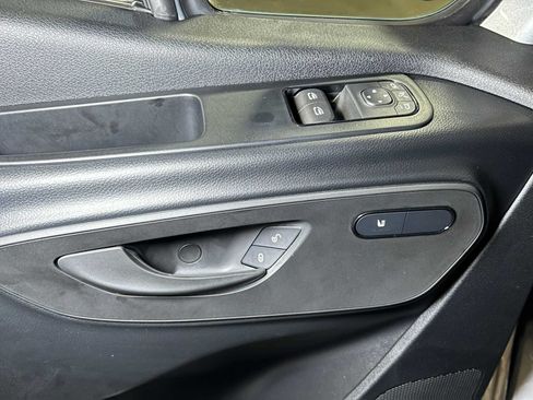 Used 2025 Mercedes-Benz Sprinter 2500 image 21