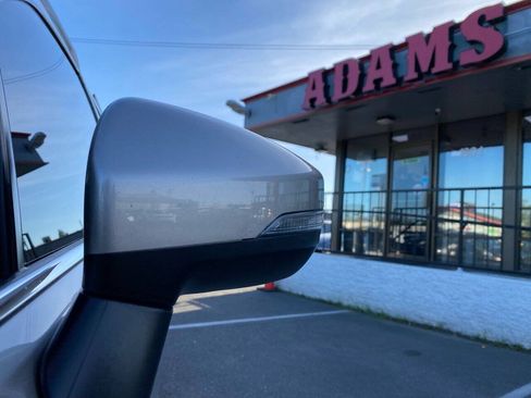 Used 2018 Subaru Outback 2.5i Limited AWD/4WD image 25