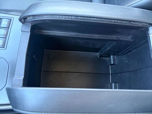 Used 2023 Toyota Highlander XLE image 36