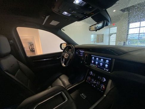 Used 2021 GMC Yukon XL Denali w/ Denali Ultimate Package AWD/4WD image 9