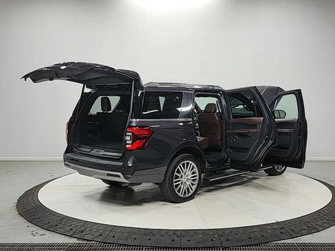 Used 2024 Ford Expedition Limited RWD image 15