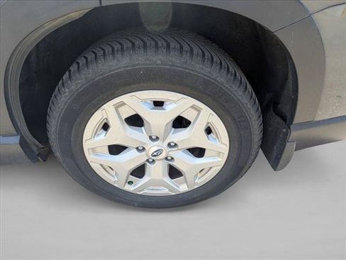 Used 2022 Subaru Forester AWD/4WD image 9