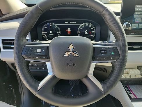 New 2025 Mitsubishi Outlander SEL image 24