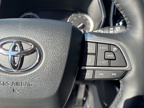 Used 2022 Toyota Highlander Platinum image 19