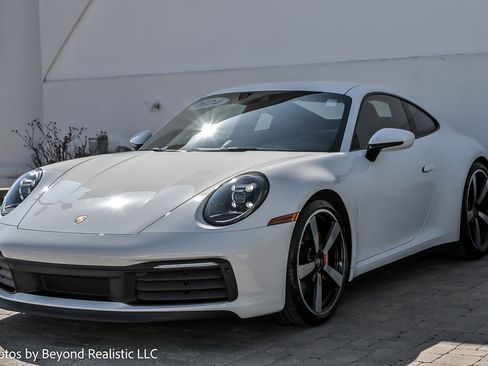 Used 2024 Porsche 911 Carrera S RWD image 3