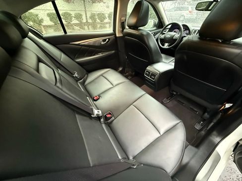 Used 2016 INFINITI Q50 3.0t Premium w/ Driver Assistance Package image 19