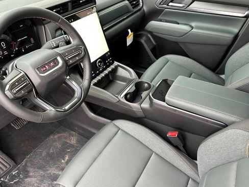 New 2026 GMC Terrain AT4 AWD/4WD image 10
