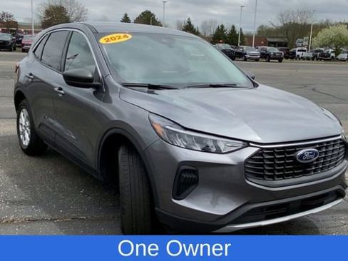 Used 2024 Ford Escape Active AWD/4WD image 2