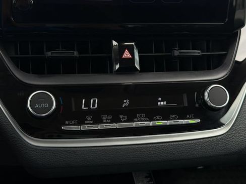 Used 2025 Toyota Corolla LE w/ LE Premium Package FWD image 20