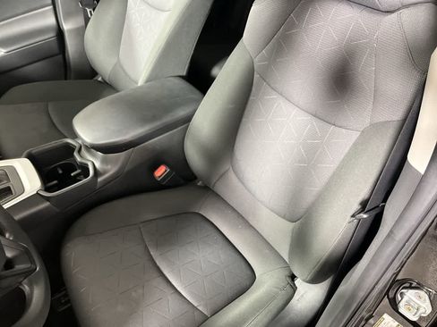 Used 2025 Toyota RAV4 XLE FWD image 15