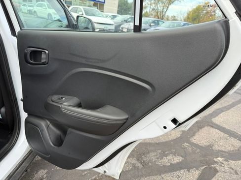 Certified 2025 Hyundai Venue Limited image 22