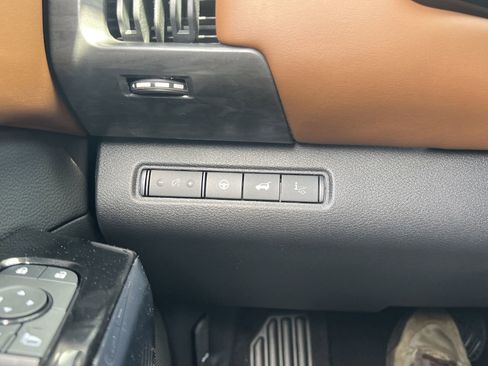 New 2026 Nissan Pathfinder Platinum FWD image 13