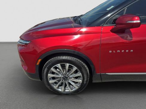Used 2023 Chevrolet Blazer Premier w/ Driver Confidence II Package AWD/4WD image 10