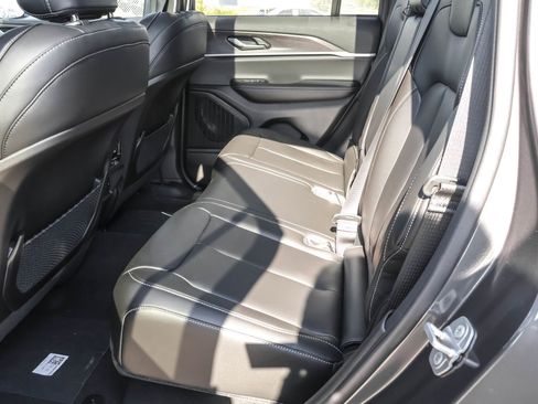 New 2025 Jeep Grand Cherokee Limited image 14