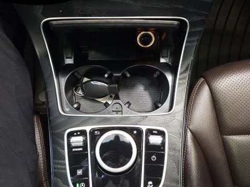 Used 2018 Mercedes-Benz GLC 300 image 26