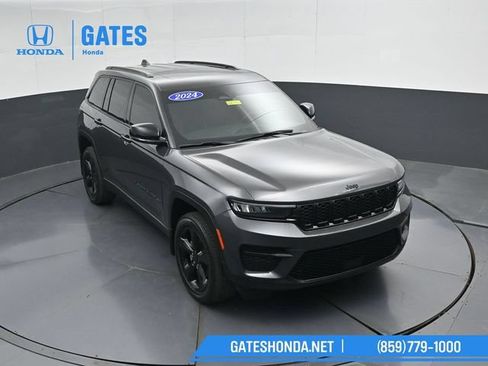 Used 2024 Jeep Grand Cherokee Altitude AWD/4WD image 49