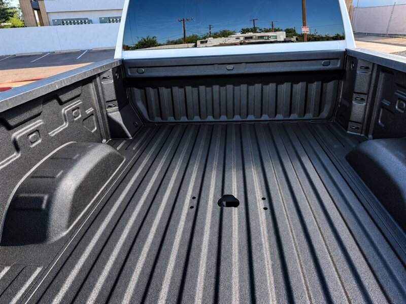 Used 2021 Chevrolet Silverado 2500 LT w/ Fleet Comfort Package AWD/4WD image 5