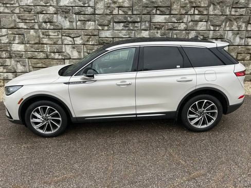 Used 2024 Lincoln Corsair AWD w/ Equipment Group 101A image 3