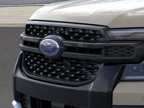 New 2025 Ford Ranger Lariat w/ FX4 Off-Road Package image 17