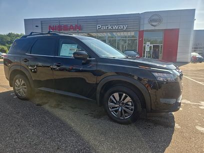 New 2025 Nissan Pathfinder SV