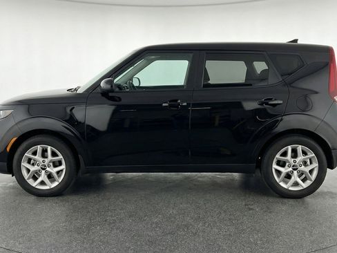 Used 2025 Kia Soul LX w/ LX Technology Package image 5