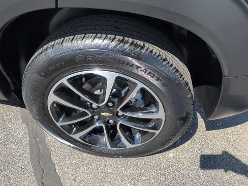 Used 2025 Chevrolet TrailBlazer LT w/ LT Cold Weather Package FWD image 15