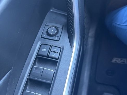 Used 2023 Toyota RAV4 XLE image 12