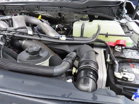 Used 2025 Ford F250 Platinum w/ FX4 Off-Road Package image 36