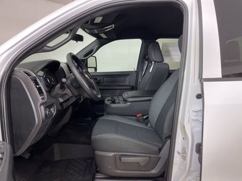 New 2024 RAM 3500 Tradesman w/ Chrome Appearance Group image 3