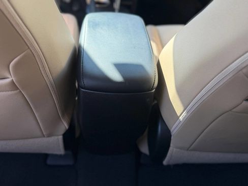 Used 2014 Toyota RAV4 Limited w/ Technology Package AWD/4WD image 66