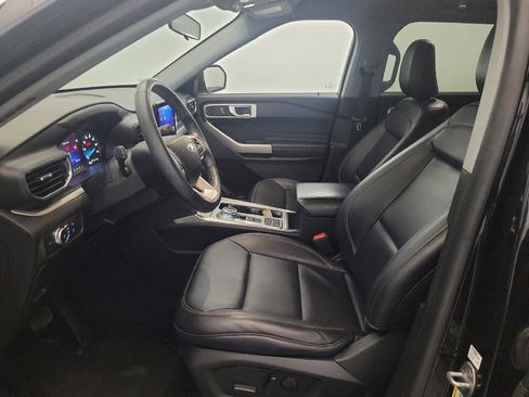 Used 2022 Ford Explorer XLT w/ Equipment Group 202A RWD image 17