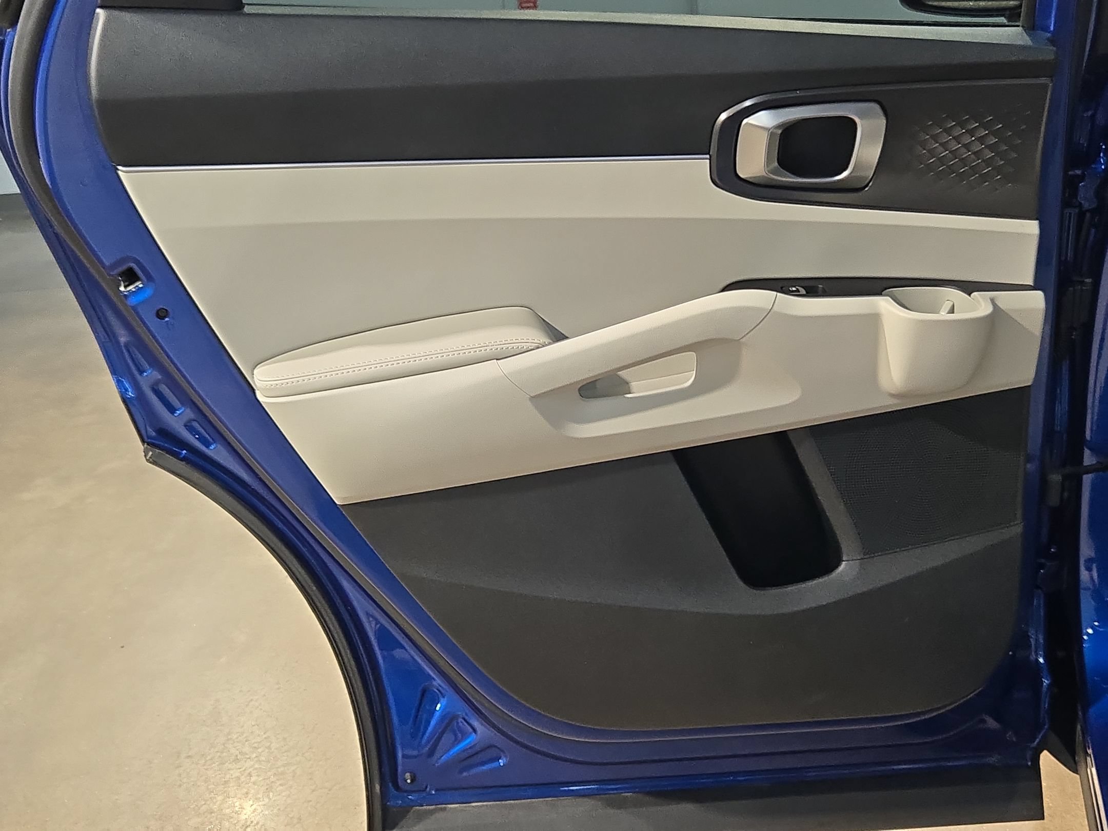 Used 2022 Kia Sorento S w/ Panoramic Sunroof Package FWD image 35