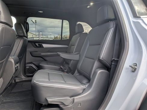 New 2026 Buick Enclave Preferred w/ Power Package image 9