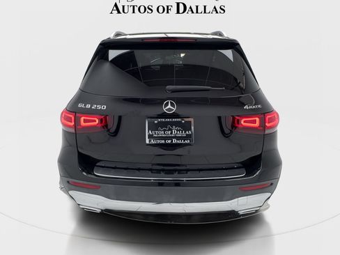 Used 2021 Mercedes-Benz GLB 250 4MATIC w/ Premium Package image 9