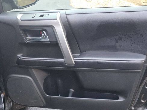 Used 2017 Toyota 4Runner SR5 image 17