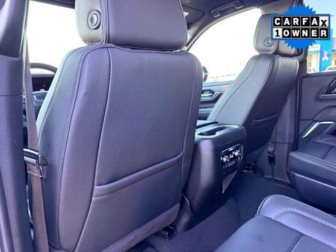 Used 2025 GMC Yukon Denali image 21