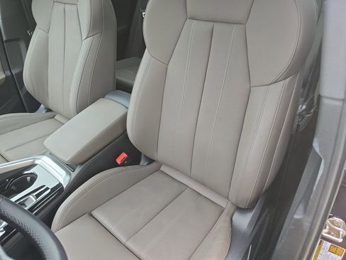 Used 2025 Audi Q5 Premium Plus w/ Premium Plus AWD/4WD image 14