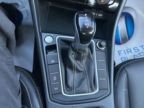 Used 2024 Volkswagen Jetta SE w/ Panoramic Sunroof Package image 29